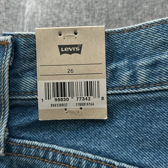 Levi’s 501 Mid Thigh Short (NWT) - Picture 4 of 7